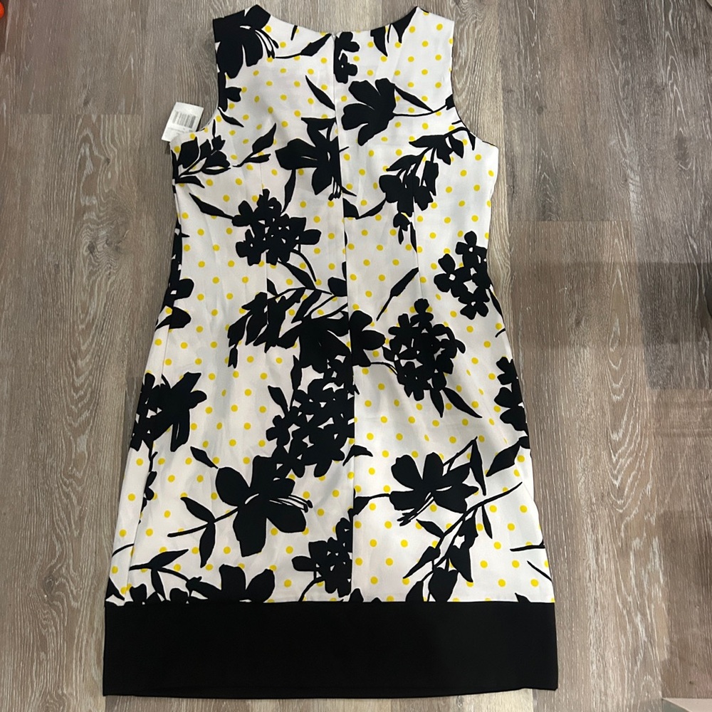 Ronni Nicole Black and White Floral Mini Dress with Yellow Dot Accents (Bin 11) - Picture 7 of 11